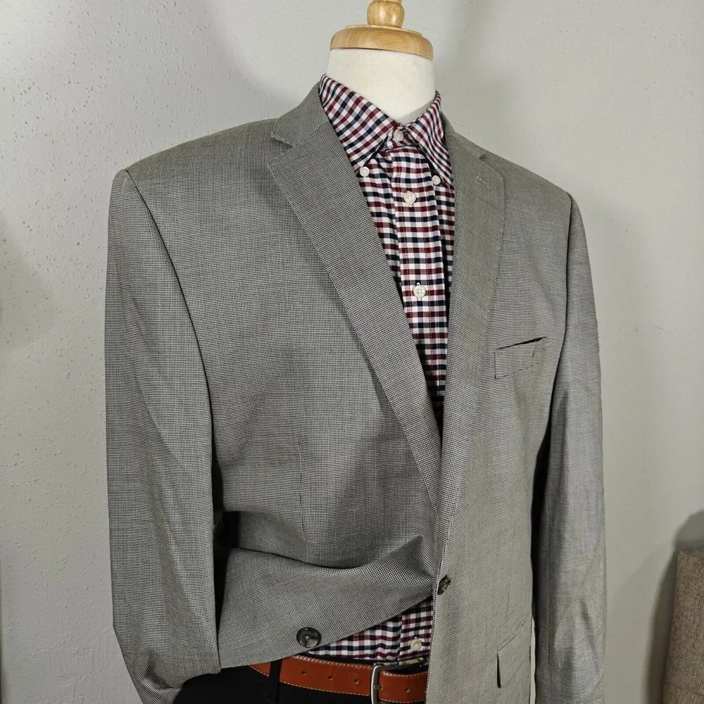 Calvin Klein Men's Sport Coat Blazer Two Button Gray Nail Head‎ Silk Wool 46R
